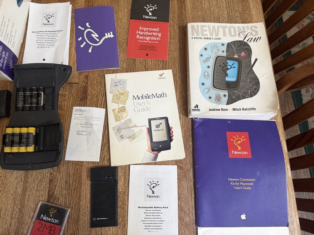 Apple Newton MessagePad 110 working - Includes original box, materials + Extras