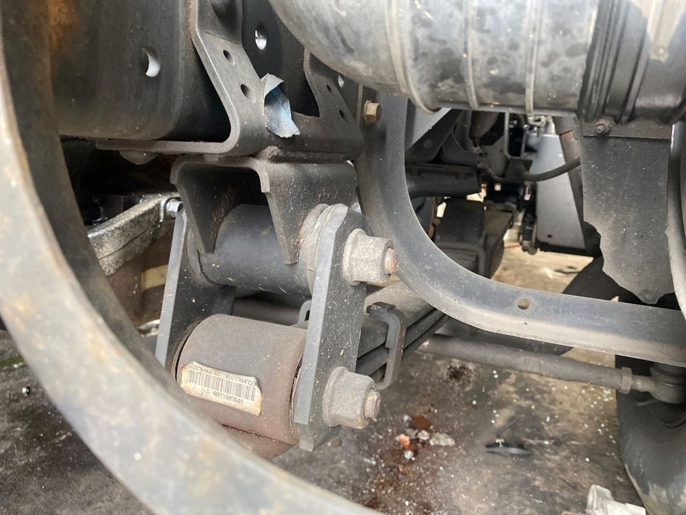 Front Leaf & Springs N/A Used P-13574