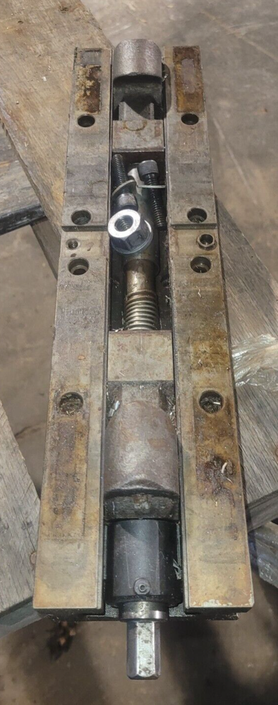 Kurt DL430 4'' Double Locking Machine Vise (Missing Parts)