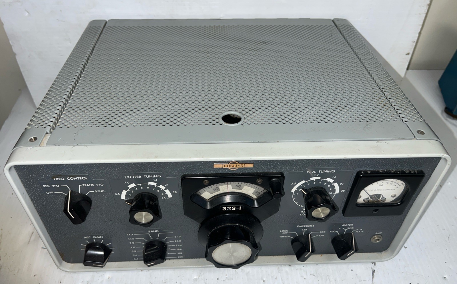 Collins 32S-1 Winged Emblem Ham Radio Transmitter Please Read.