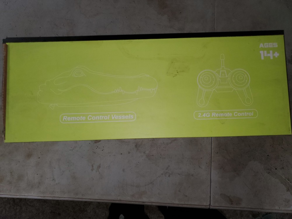 FlytecRC Crocodile Boat V002 Remote Control Functional Model Ages 14+