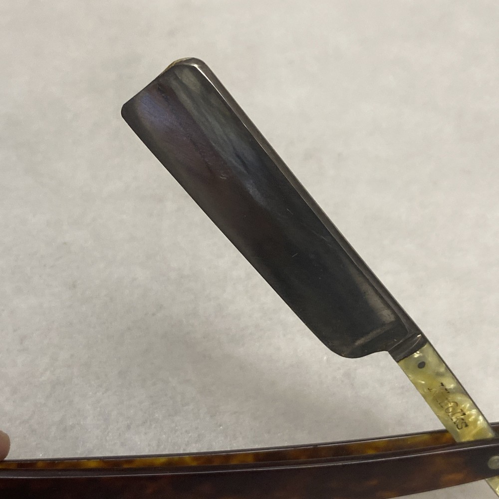 HTF Kinfolks Straight Razor Unique Handle