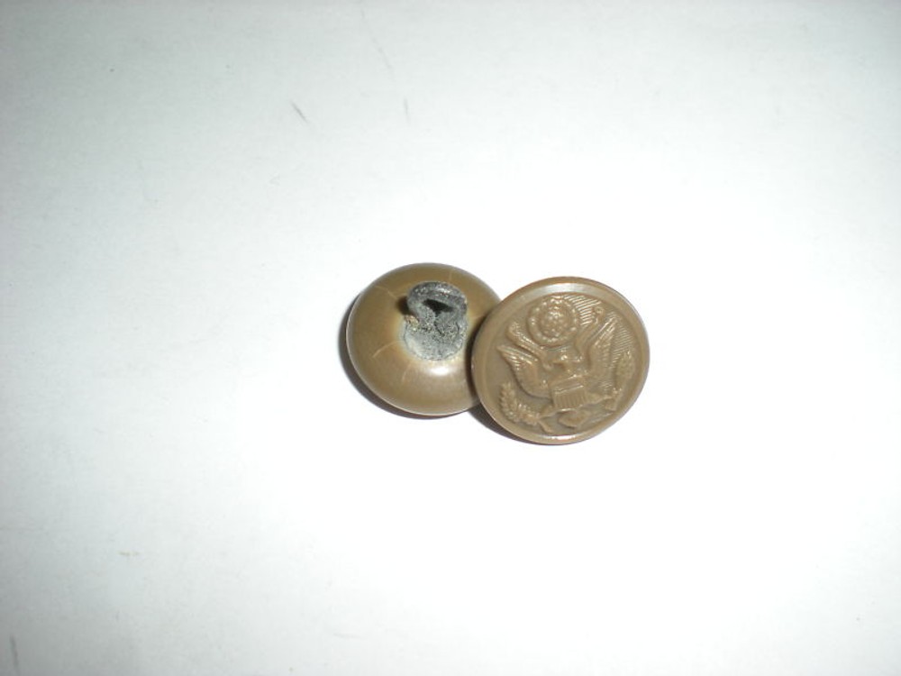 US ARMY WWII SERVICE COAT 5/8" BAKELITE BUTTON - SMALL