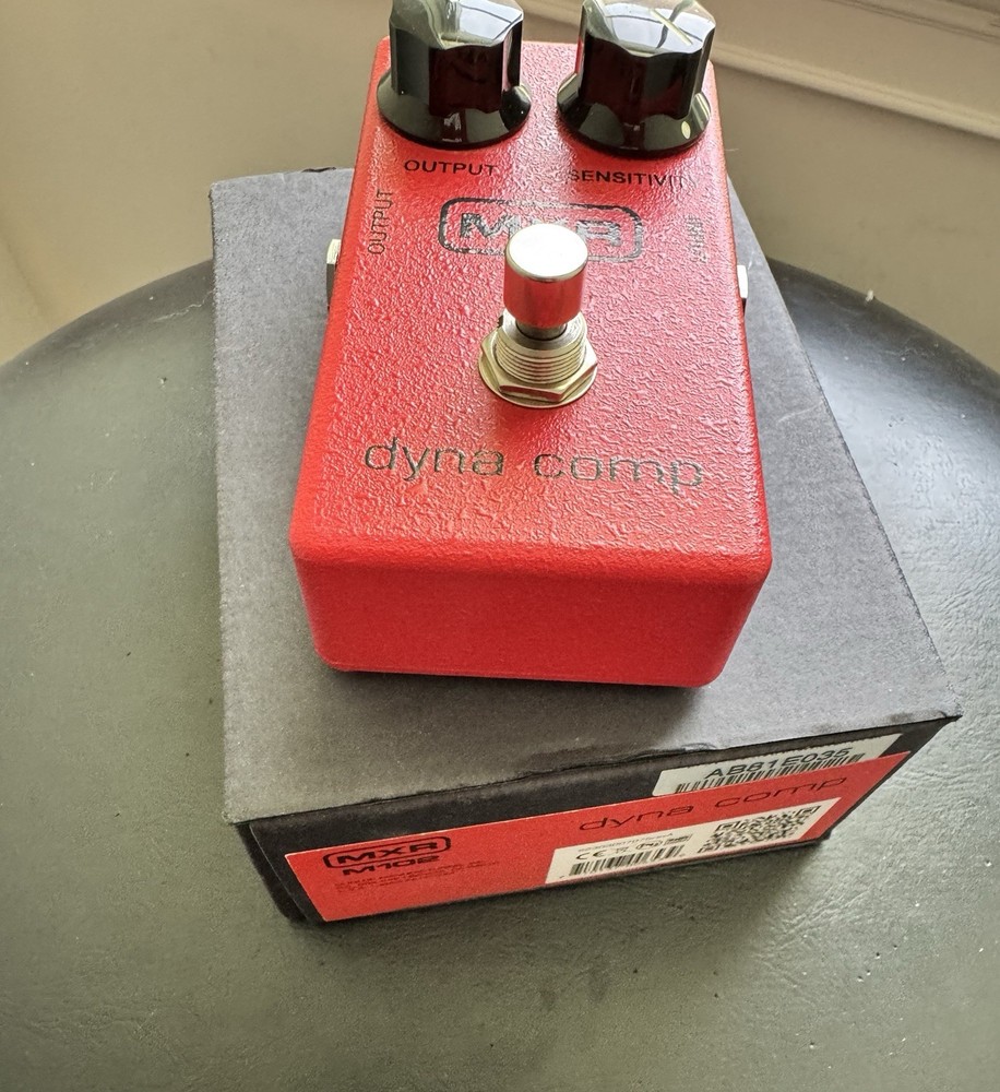 MXR M102 Dyna Comp Compressor Guitar Effects Pedal
