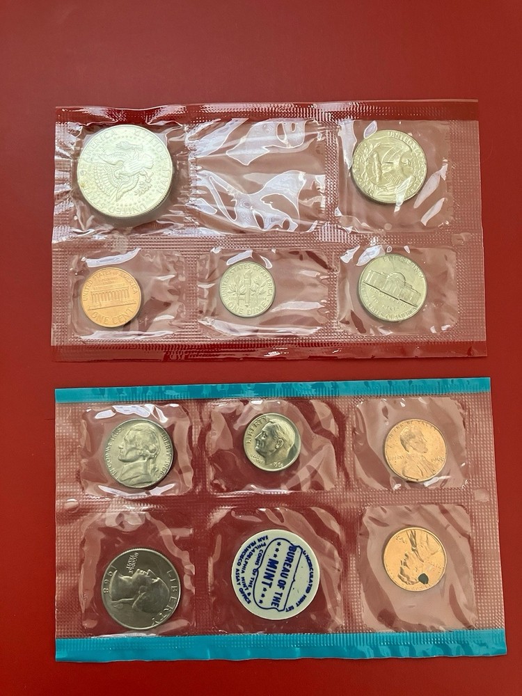 1968 UNC. Mint Set Packaging Error Token with Half Dollar