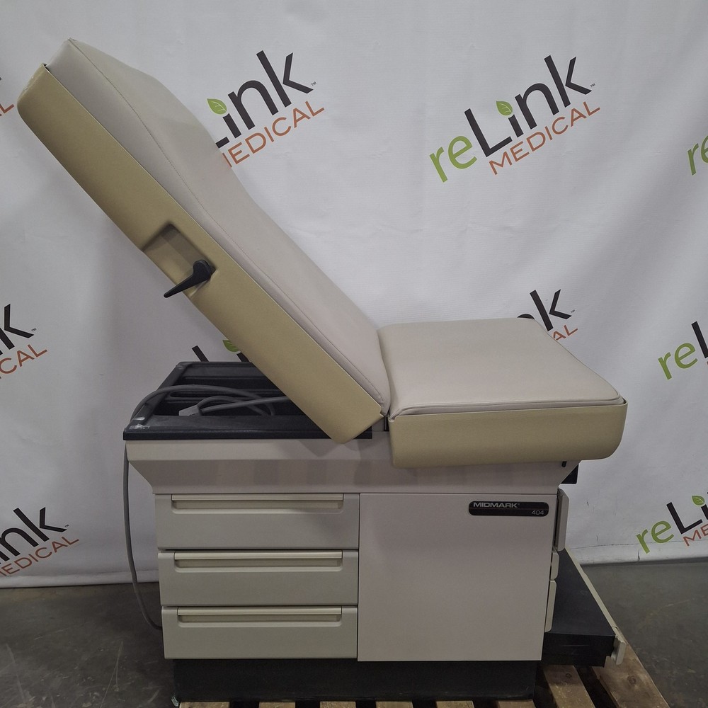 Midmark 404 Exam Table