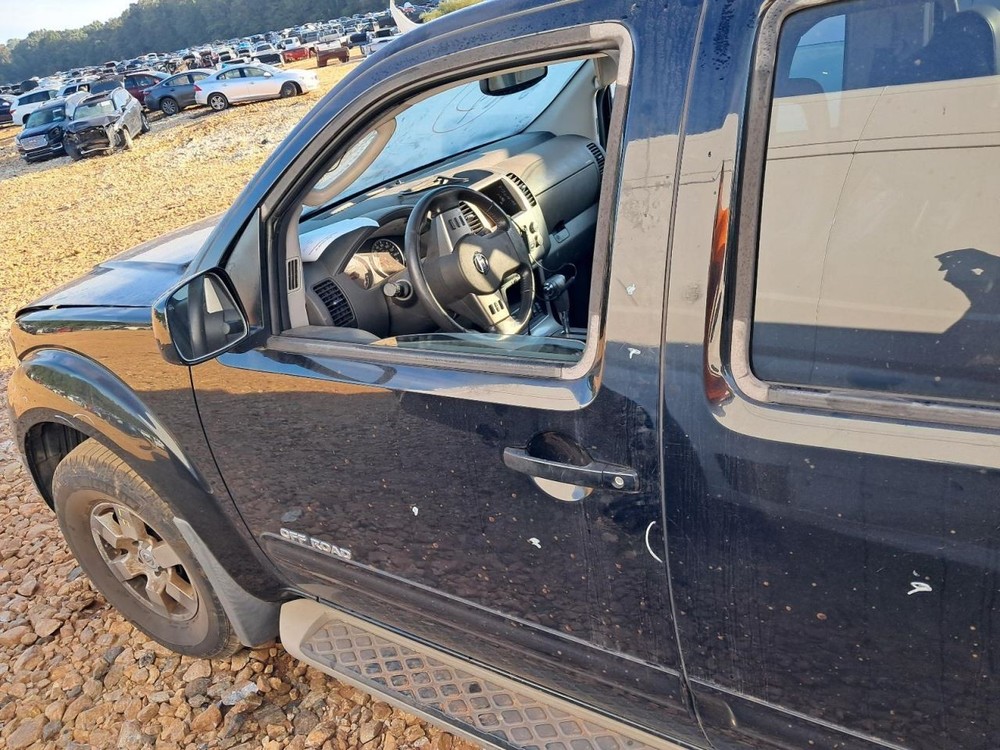 PATHFINDR 2005 Glove Box 4789389