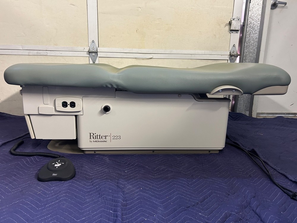 Ritter 223 Power Hi-Low Exam Table Includes Foot Control