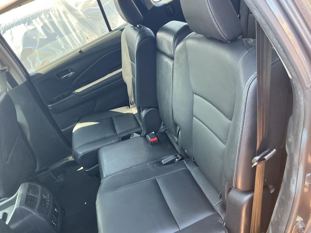 PILOT 2016 Glove Box 5008189