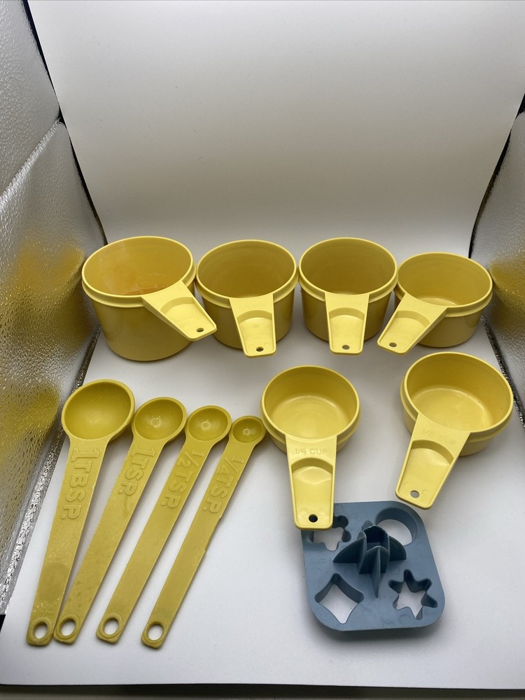 Vintage Tupperware Measuring Cups And Spoons Set Yellow Nesting Stacking 10
