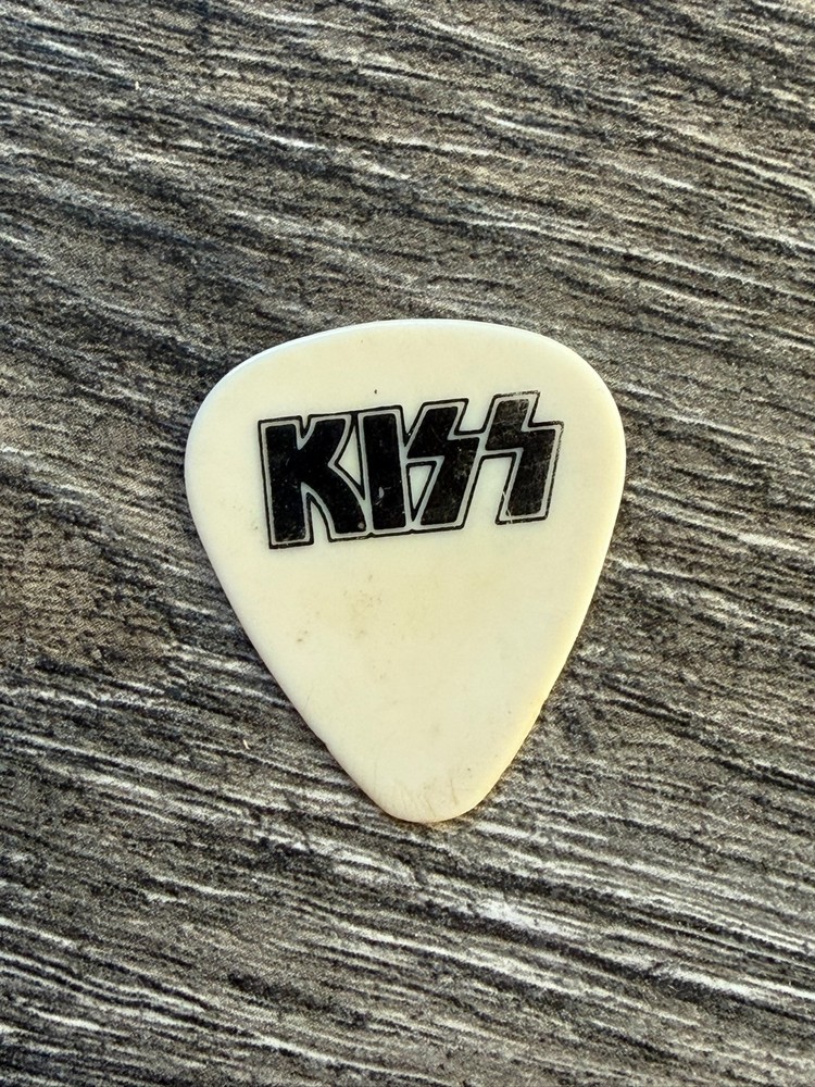 KISS Guitar Pick GENE SIMMONS Revenge Club Tour Concert Stage Used Vintage Kiss