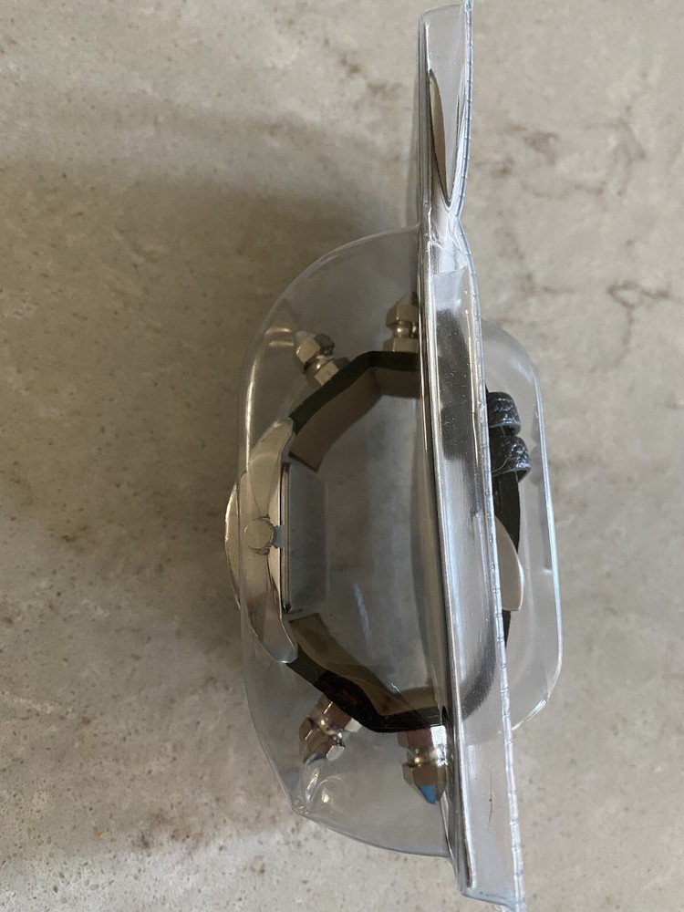 BRAND NEW SEALED MOTLEY CRUE SPIKED WATCH 2002 MOTLEY CRUE TOURING, INC