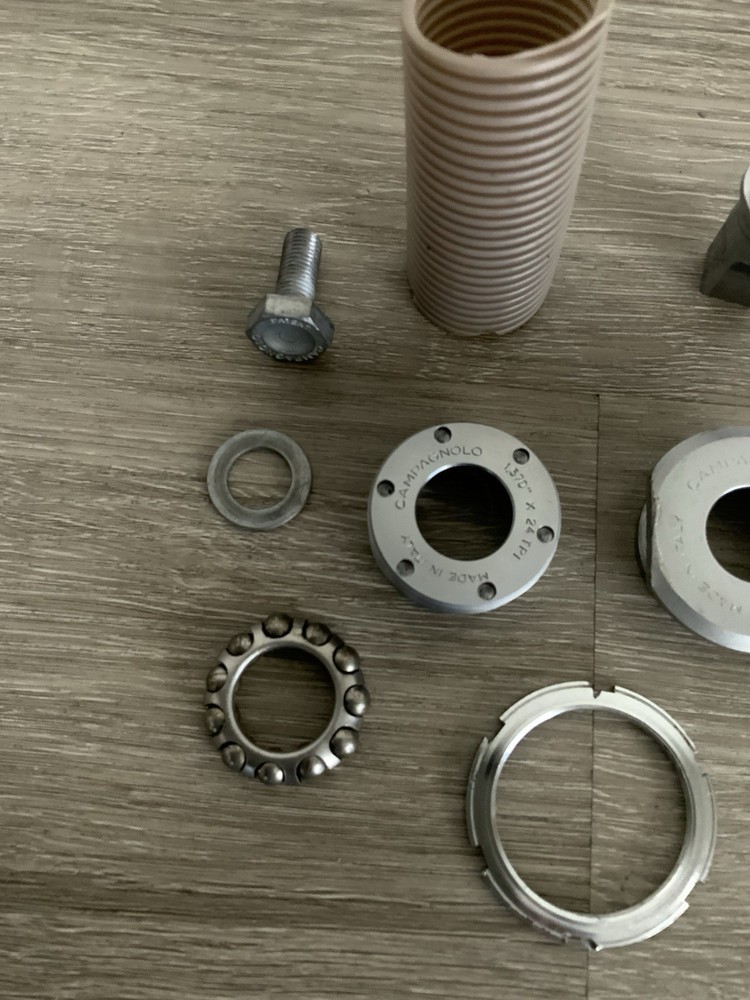 CAMPAGNOLO CHORUS BOTTOM BRACKET 68–111 MM BRITISH THREADED