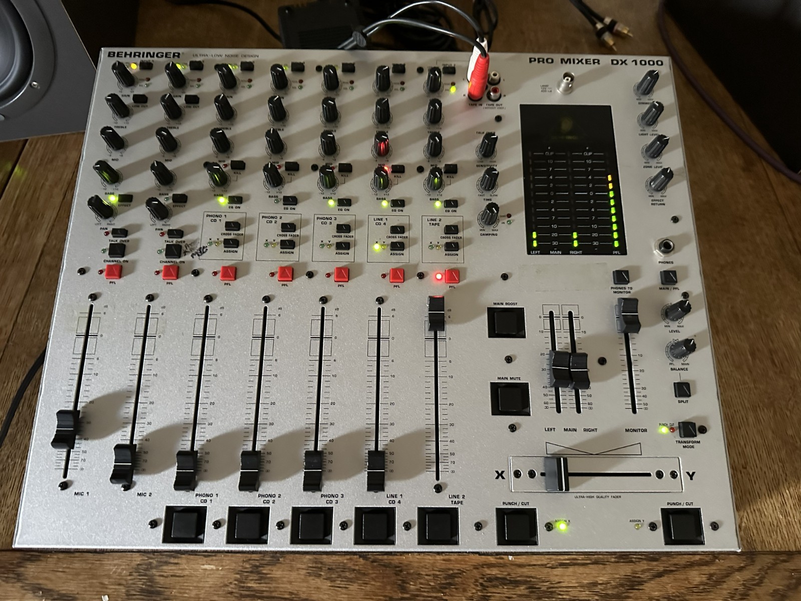 Behringer Pro Mixer DX 1000