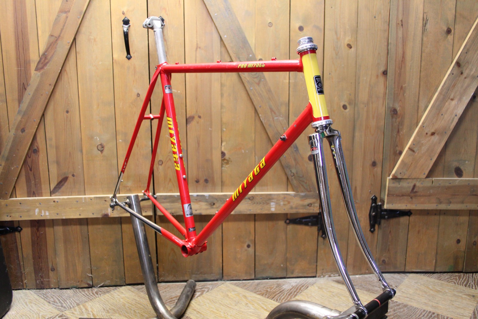 1985 PRO-MIYATA Frameset 57cm Road Bicycle Vintage Crmo Triple Butted