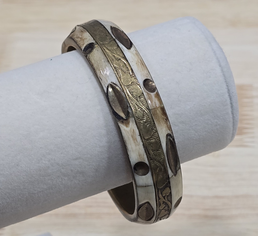 Bohemian Stackable Brass Inlay Bangle Bracelet Cream Tan Leaf Scrollwork