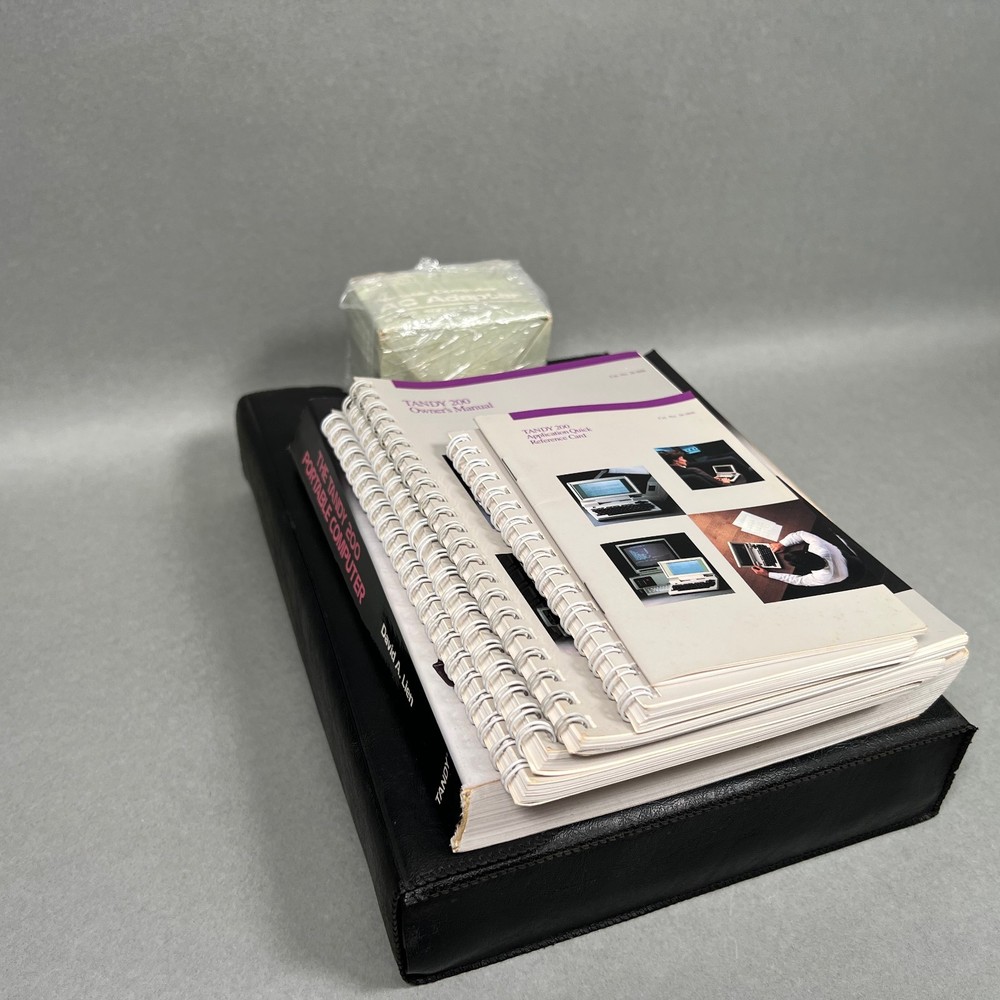 Tandy 200 Portable Computer, Power Adapter, Case, Book, Owner's Manuals WORKING