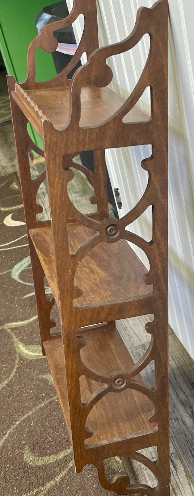 ANTIQUE? ENGLISH EDWARDIAN CARVED MAHOGANY HANGING ETAGERE WALL SHELF! LOVELY!