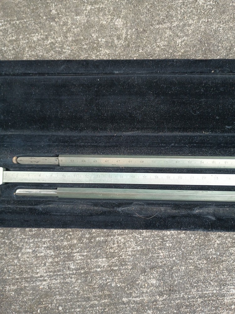 C RIEFLER. NESSELWANG & MUNCHEN Missing Some Pieces