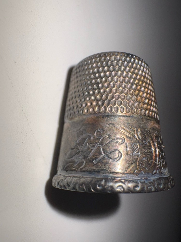 Antique Solid Silver Sewing Thimble c1910 Floral Repousse Pattern w/ Box