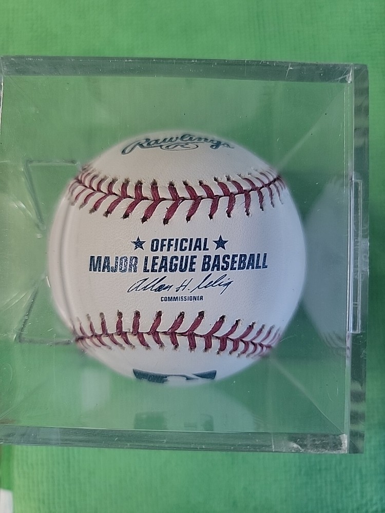 Robb Quinlin Autographed baseball