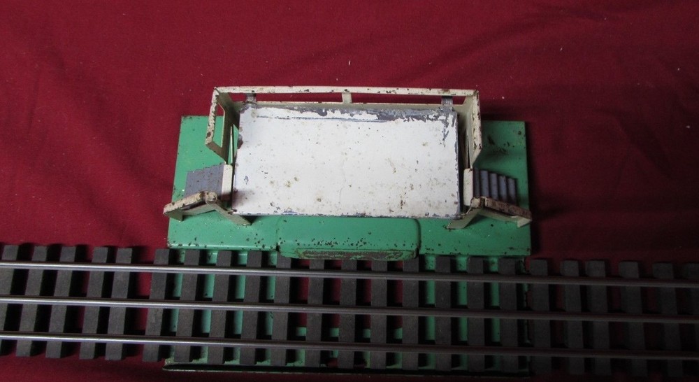 Vintage Lionel Post War Milk Loading Platform O Gauge