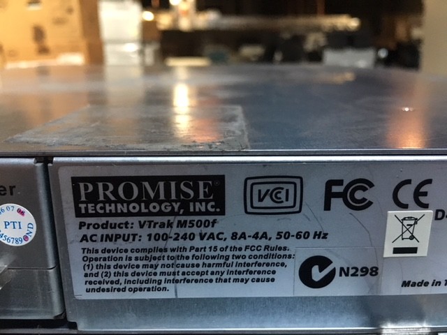 PROMISE VTRAK M500F No HDD SCSI RAID ARRAY SATA DRIVE with Caddy