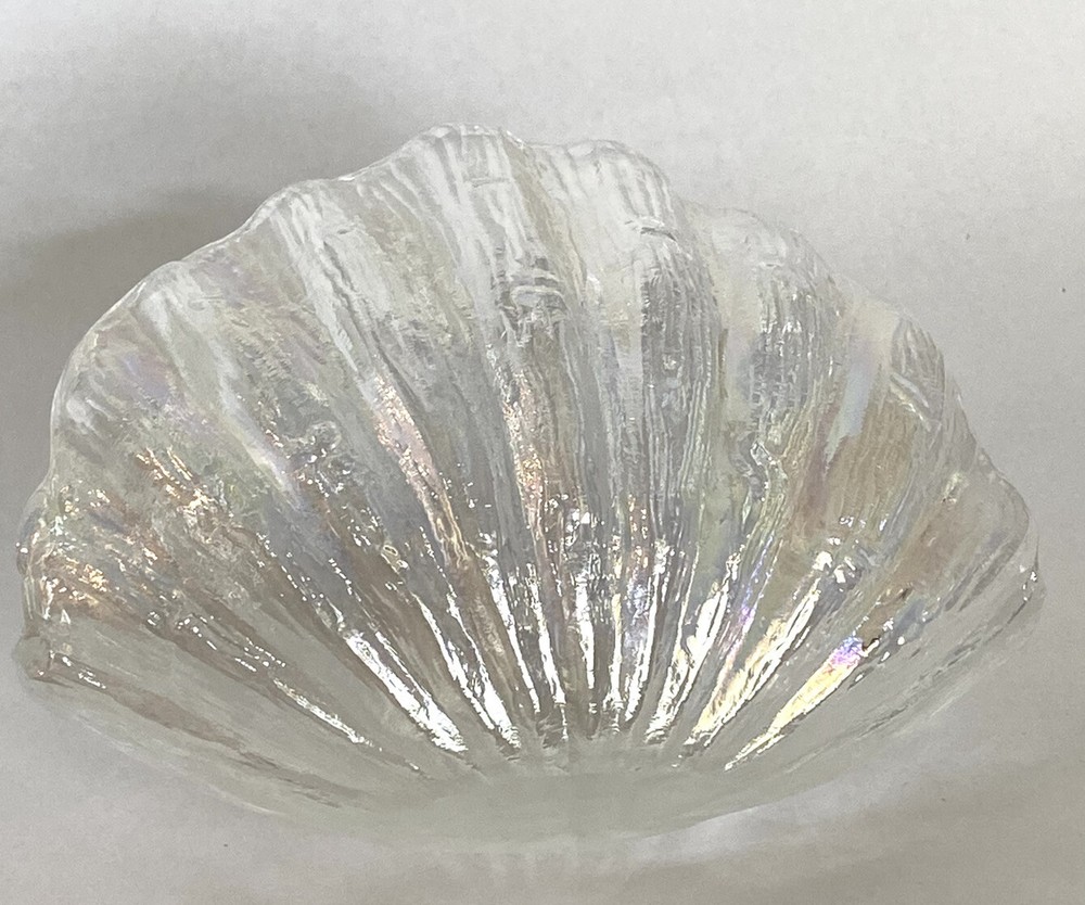 Bath and Body Works Iridescent Seashell Clam Shell