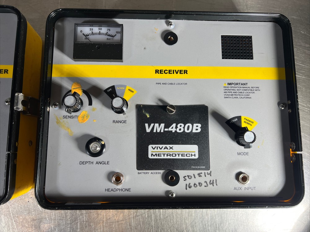 Vivax Metrotech VM-480B Split Box Pipe and cable locator. Item ID #1