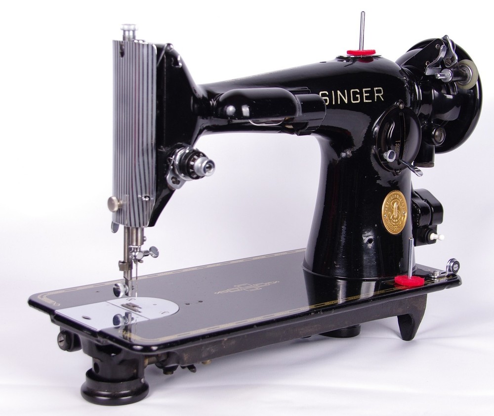SINGER 201-2 Sewing Machine - Professionally Restored & Adjusted.