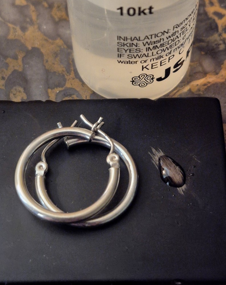 10k White Gold Hoop Earrings