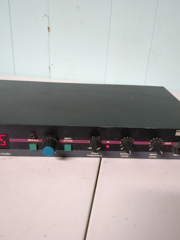 Rocktron Programmable Bass preamp/hush Guitar Rack Processor, Powers On/Untested