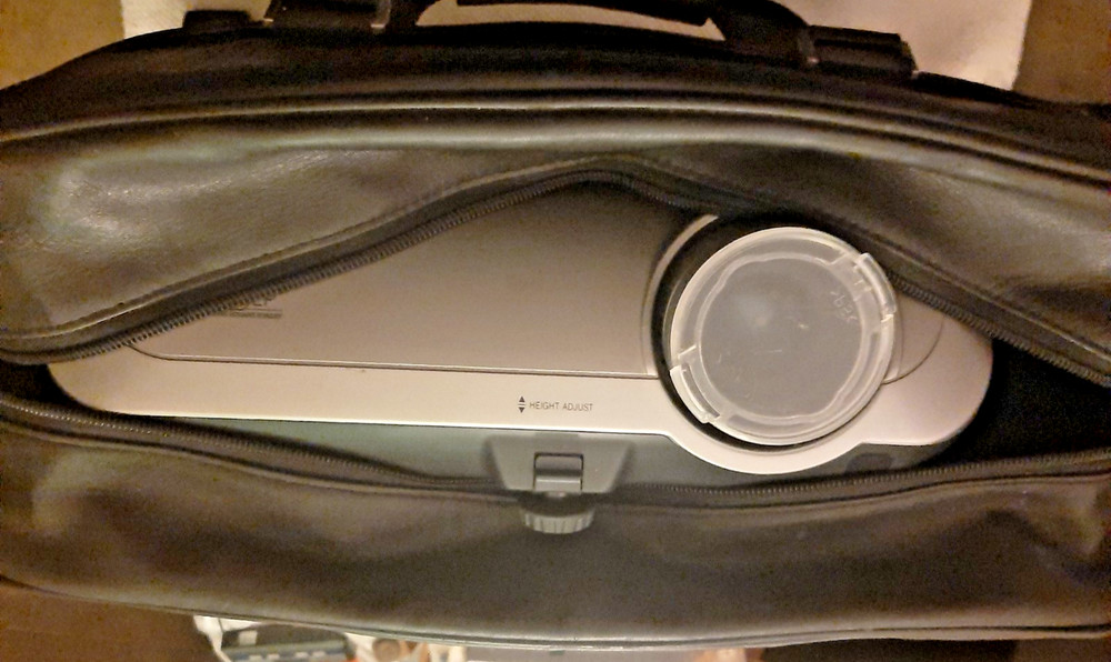 Sharp Notevision XR-10X Multimedia Projector with Leather Carrying Case