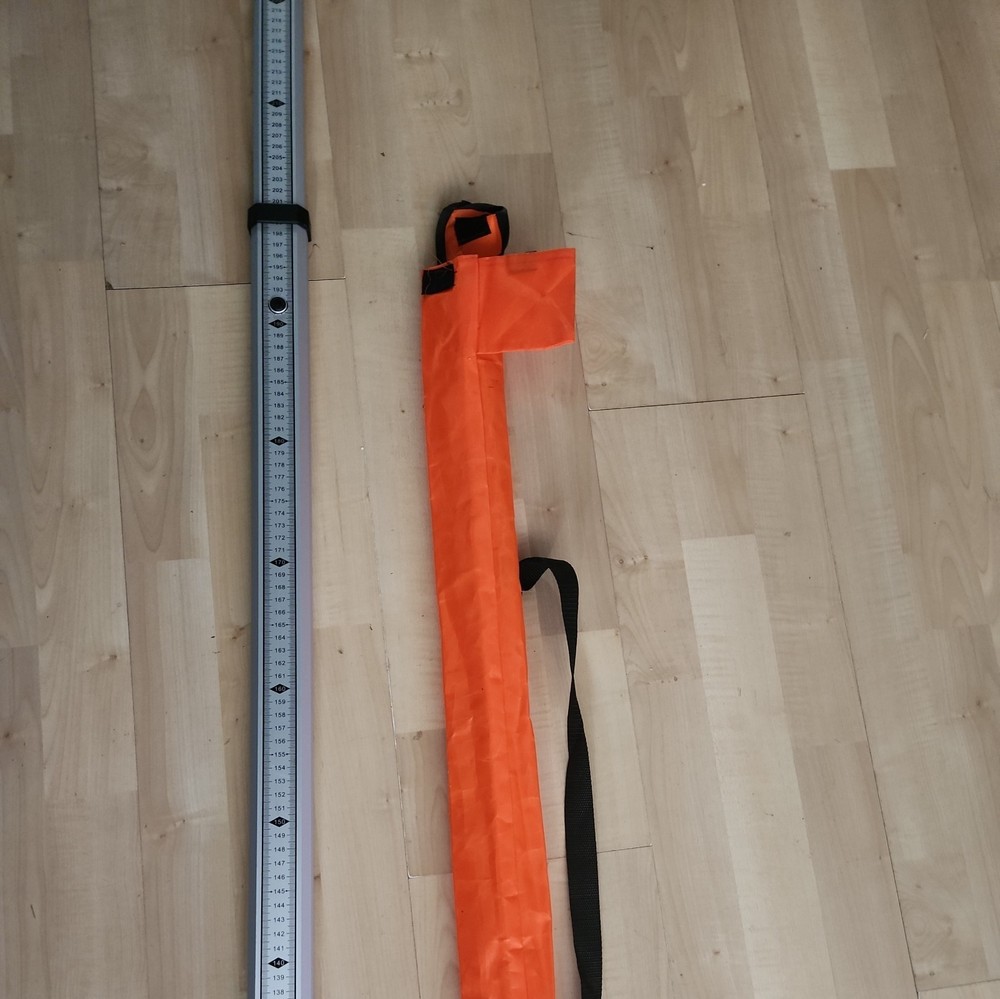 ALUMINIUM TELESCOPIC LEVELING STAFF - adjustable
