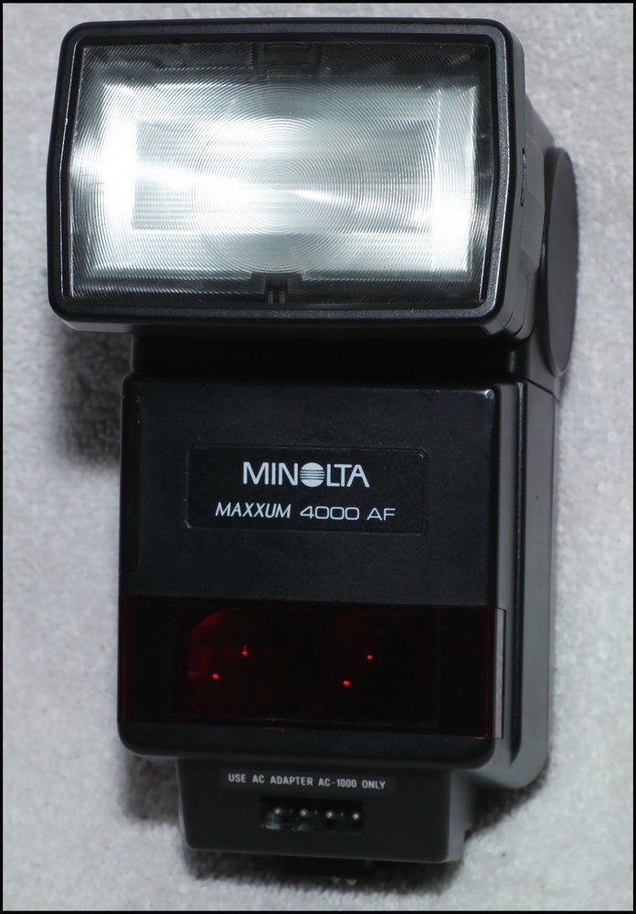 Minolta Maxxum 4000 AF flash unit w/ WA diffuser, belt case. TESTED & GUARANTEED