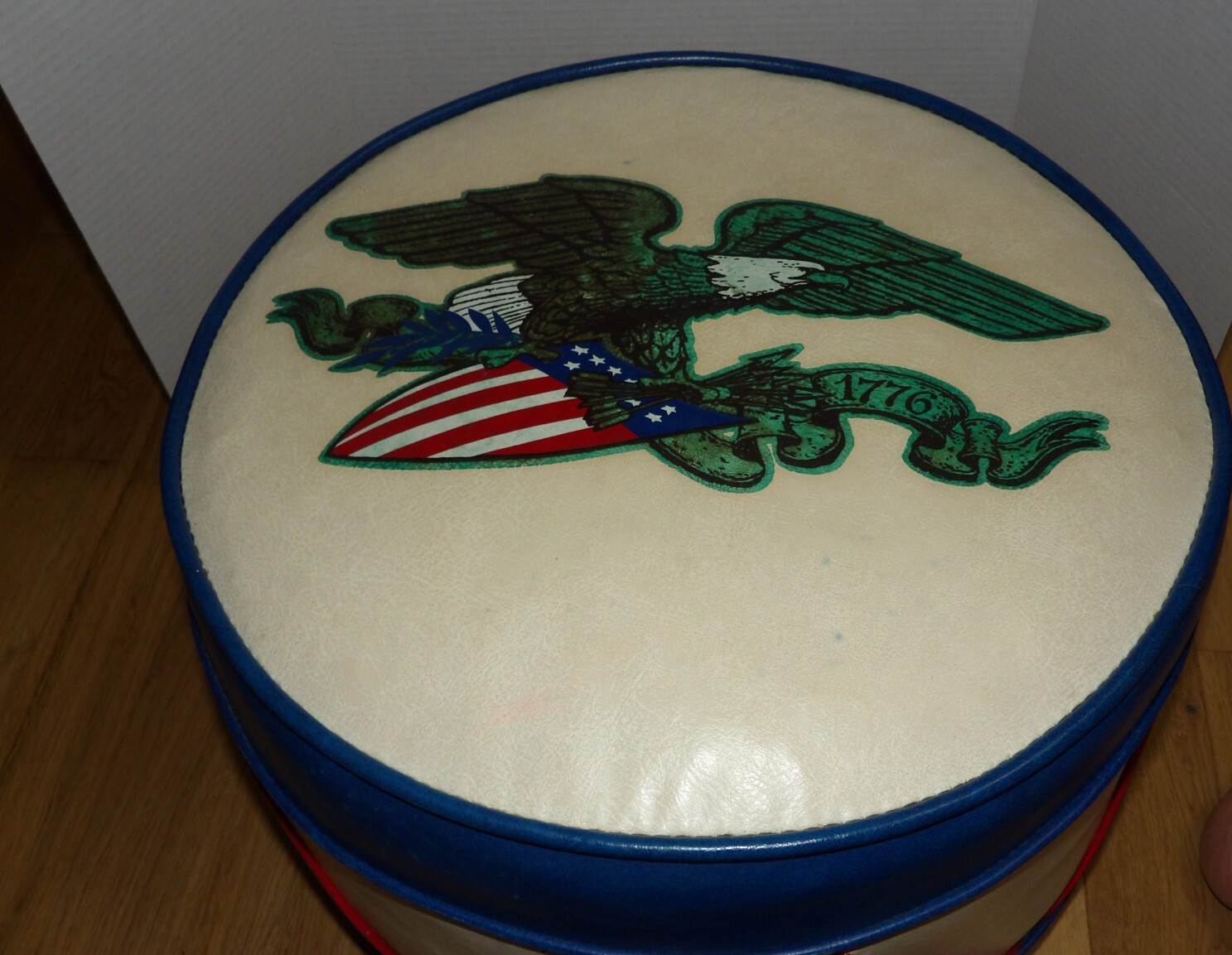 Vtg 1976 USA Bicentennial Drum/Eagle Footstool Patriotic Military Style 1776