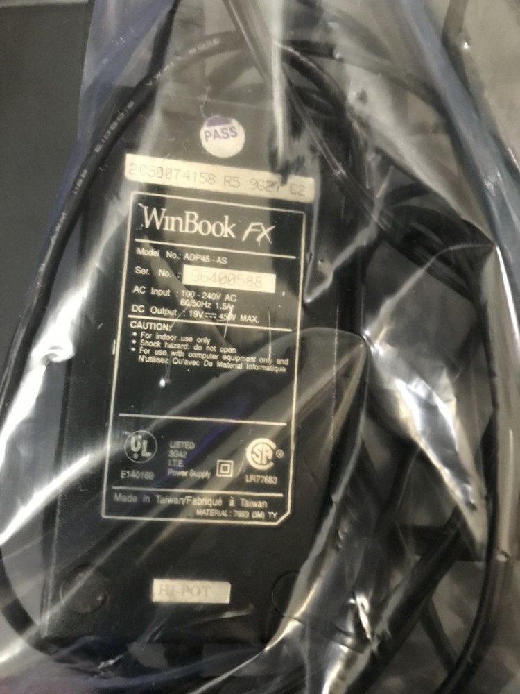 WINBOOK FX /INCLUDES ADAPTER /NEEDS TESTING/COSMETICALLY POOR