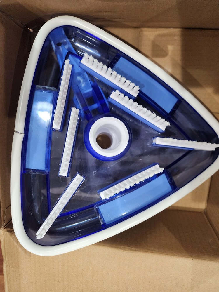 2 Milliard Deluxe Pool Vacuum Head/Weighted Triangle Shape Brushes