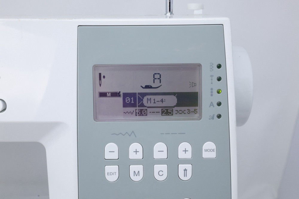 Singer 9340 Computerized Sewing Machine *TESTED/WORKING* (NO FOOT PEDAL/CABLES)