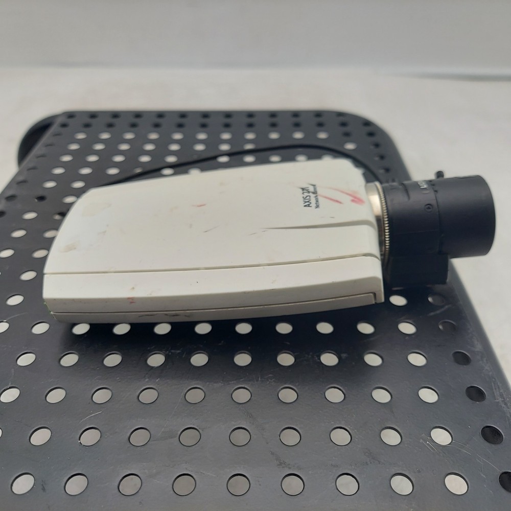AXIS COMMUNICATIONS 211 0198-001-04 NETWORK CAMERA