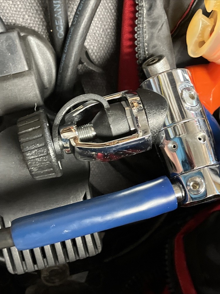 Oceanic Datamax Pro Air Scuba Dive Computer Console With Dive Bag & Regulators