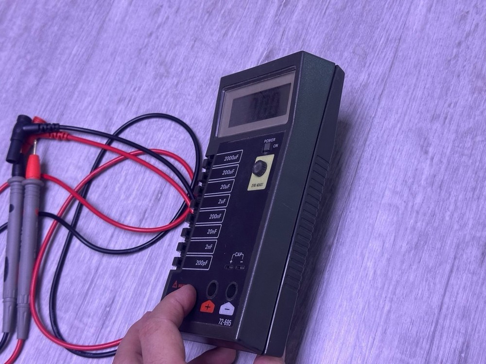 TENMA 72-695 Capacitance Meter + measuring wires