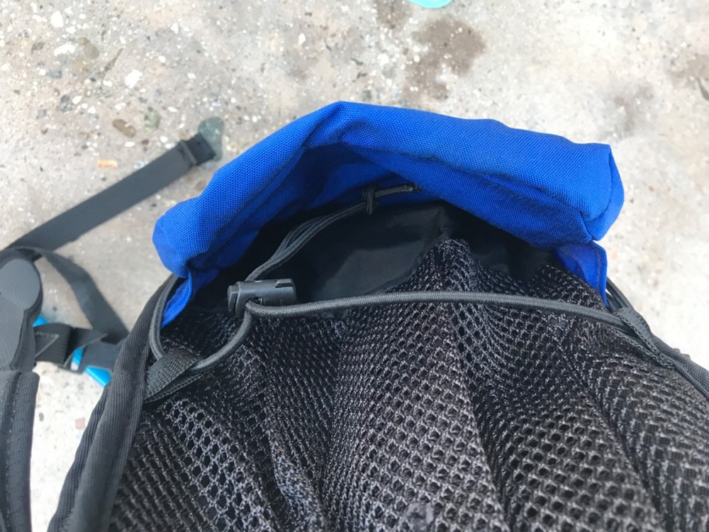 Camelbak M.U.L.E Hydration Hiking Biking Backpack Blue/Black with a 70oz Bladder