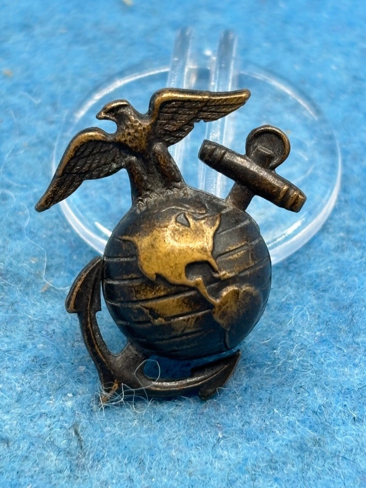 US Marines cap badge for side cap