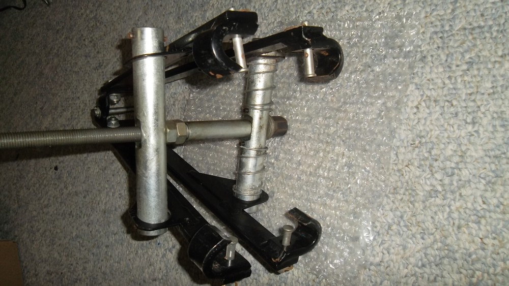 CLAMSHELL STRUT SPRING COMPRESSOR