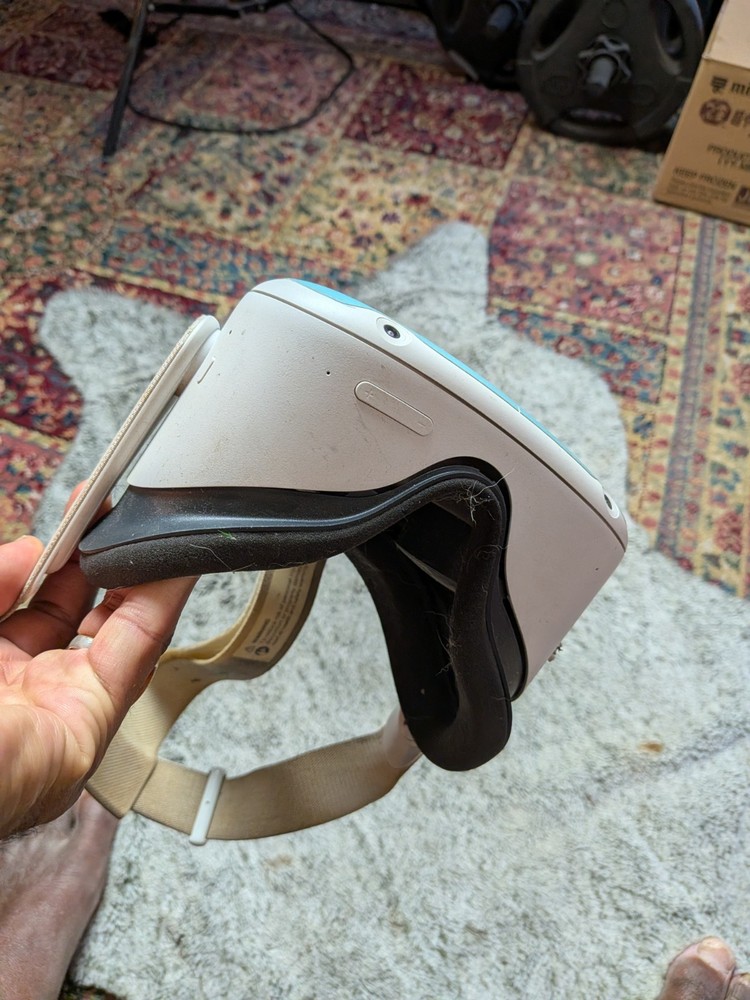 Oculus Quest 2 Headset Only For Parts