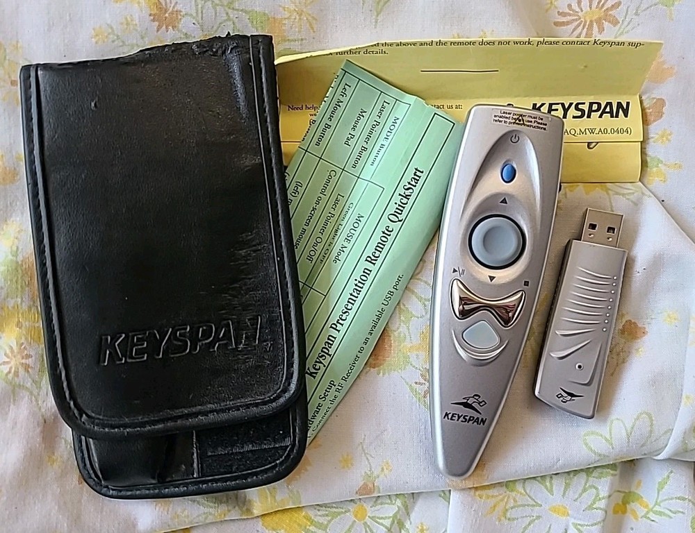 Keyspan TSAM-001 TSAR-006 Universal Wireless Remote Mouse Laser Pointer w/case