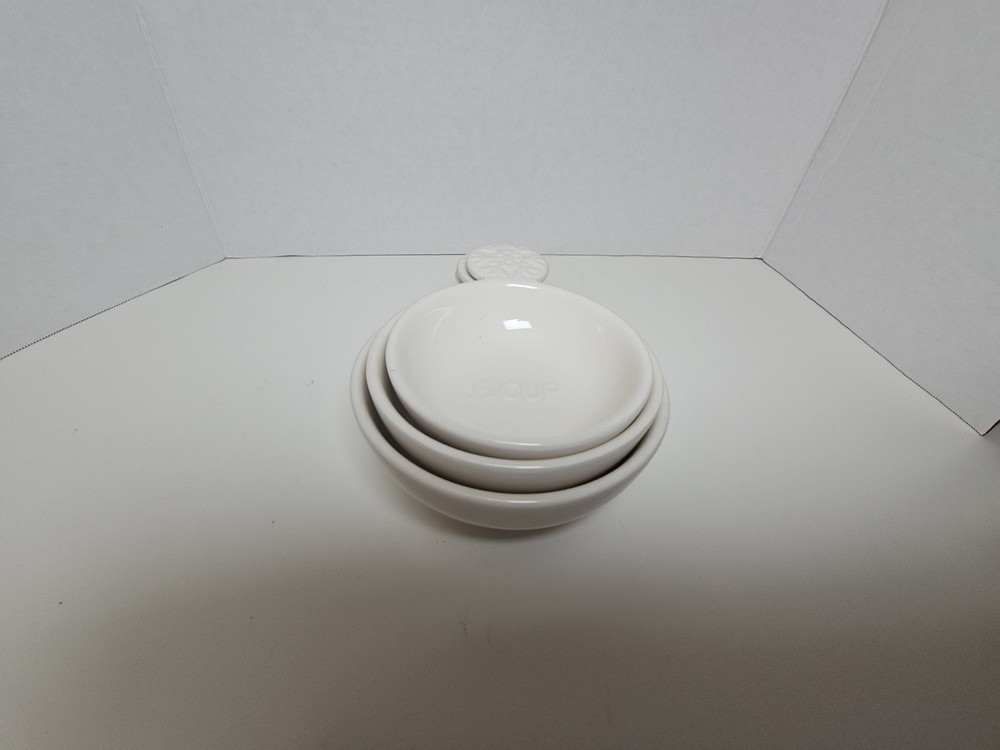Hallmark Snowflake Nesting Ceramic Measuring Cups Set Of 3