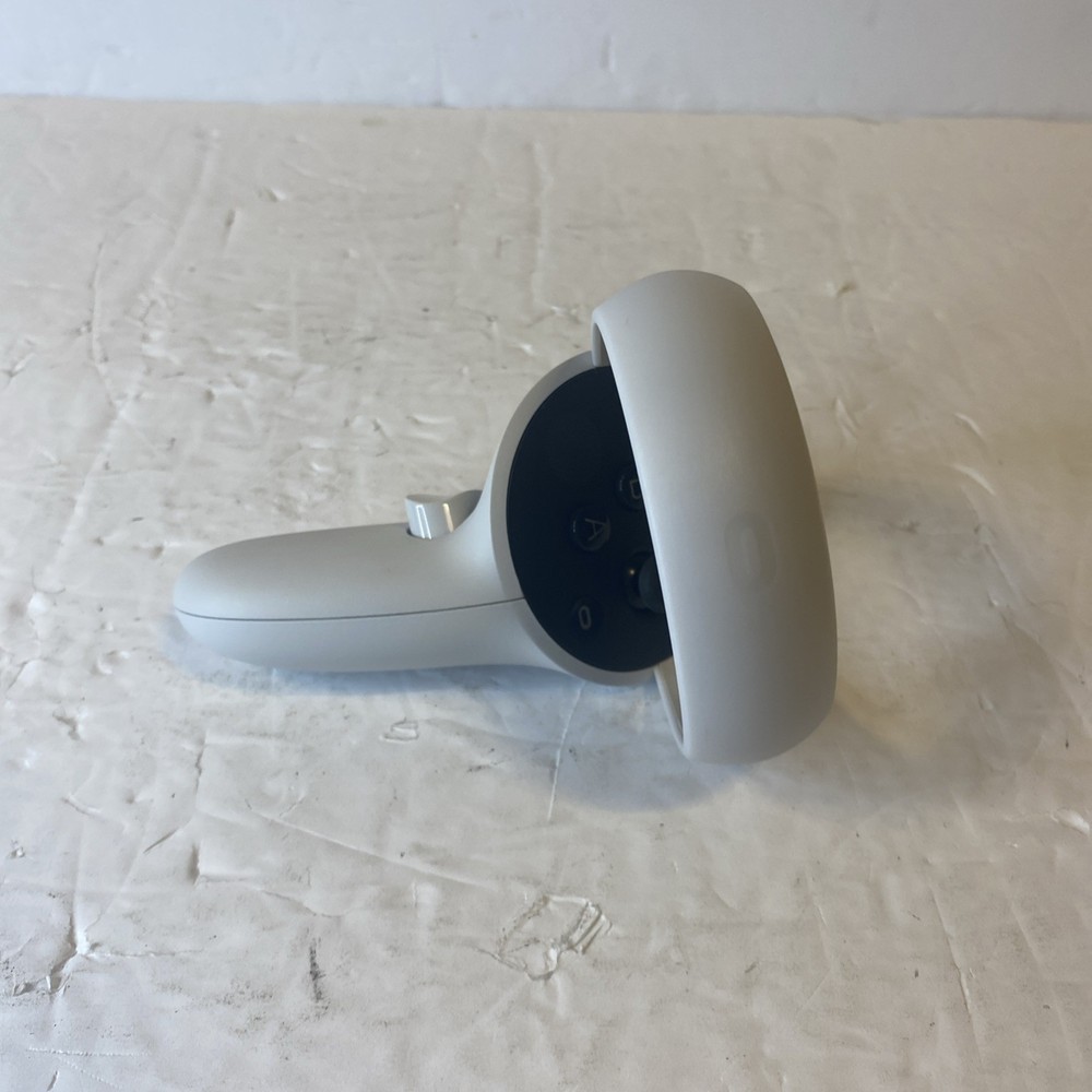 Meta Quest 2 Right Controller White Fully Functional All Buttons Work With Strap