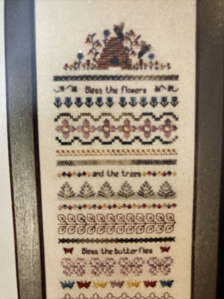 Rare Vtg With Threaded Needle 'Bee Sampler' embroidery booklet only 2002